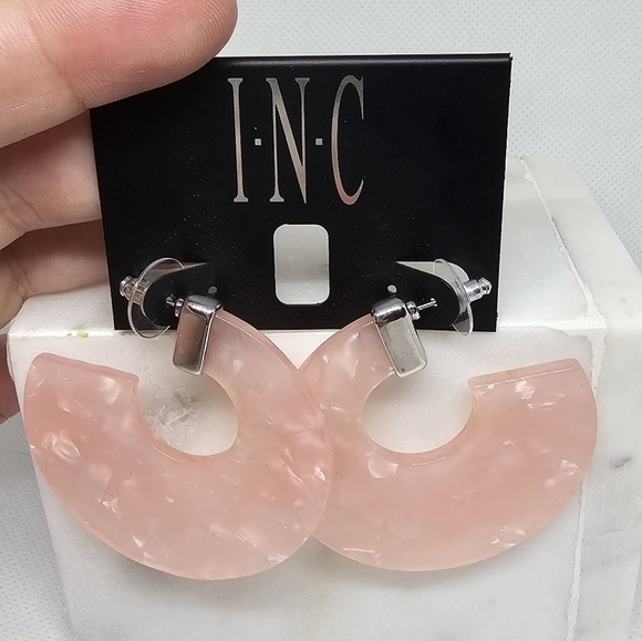 *CLEARANCE RACK* Inc International concepts Acrylic Flat Open Hoops - Picture 3 of 4